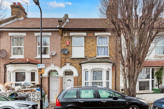 2 Bedroom Apartment To Rent In Belton Road, London, E11