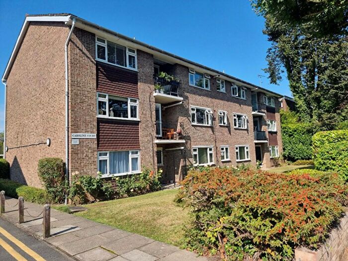 2 Bedroom Flat To Rent In Lovelace Road, Surbiton, Surrey, KT6