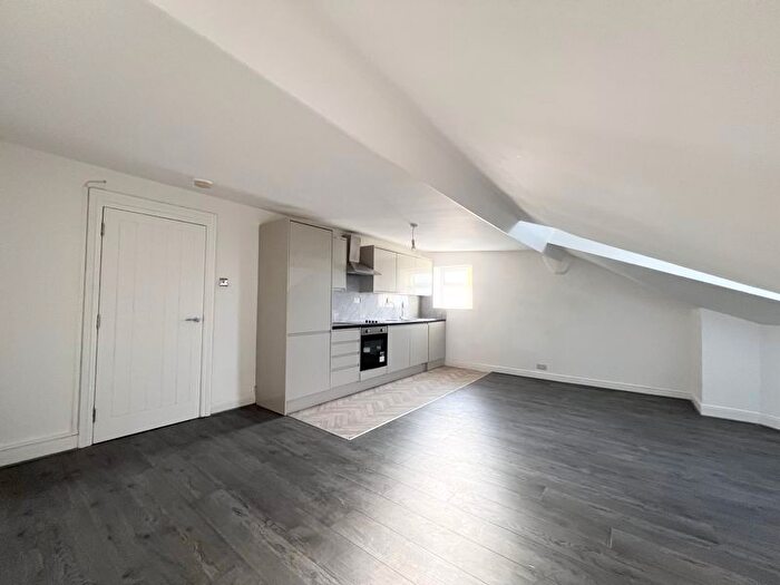 2 Bedroom Flat To Rent In Albert Road, Manchester, M30