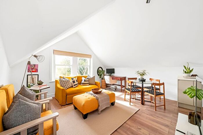 1 Bedroom Flat For Sale In Harold Road, Crystal Palace, London, SE19