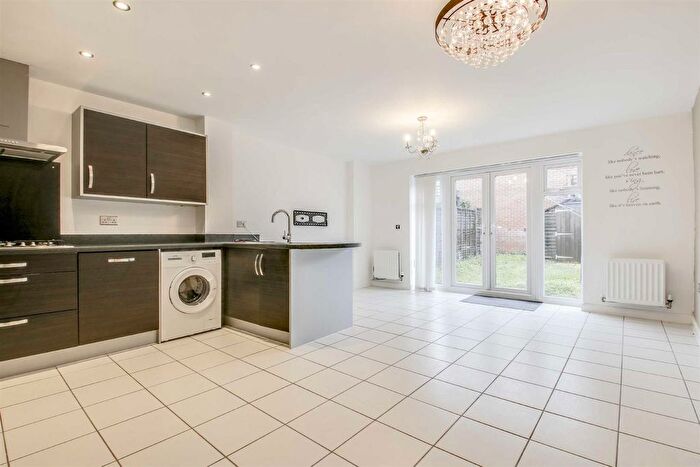 3 Bedroom Town House To Rent In Top Fair Furlong, Giffard Park, Milton Keynes, MK14