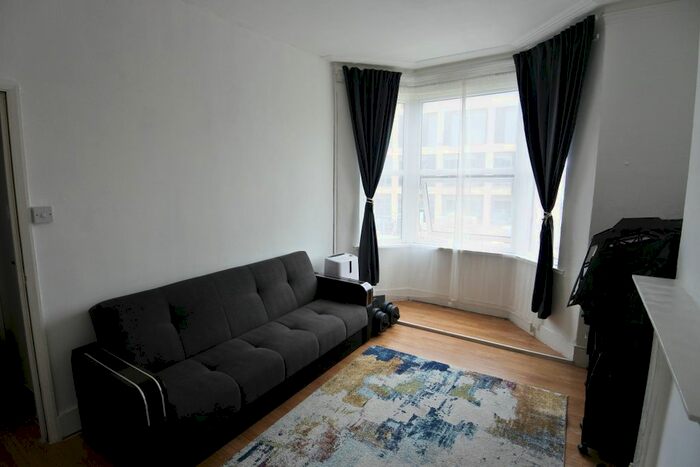 Studio To Rent In Neasden Lane, Neasden, NW10