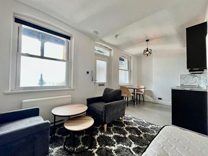 Flat To Rent In Windsor Street, Brighton, BN1