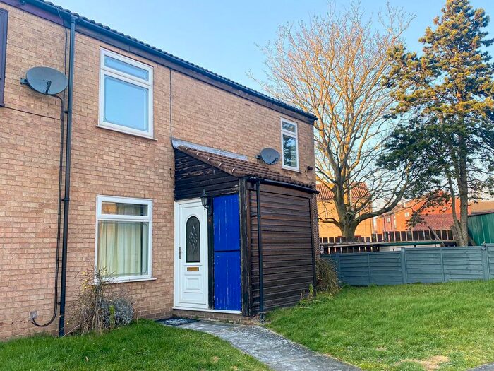 3 Bedroom Semi-Detached House To Rent In Barnstaple Road, Scunthorpe, DN17