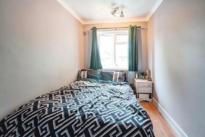 3 Bedroom Terraced House For Sale In Acacia Road, Southampton, Hampshire, SO19
