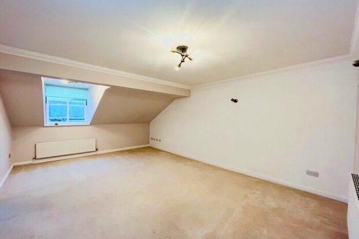 2 Bedroom Flat To Rent In Frog Lane, Lichfield, WS13
