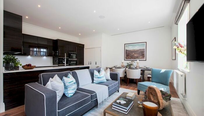 3 Bedroom Flat To Rent In Rainville Road, London, W6