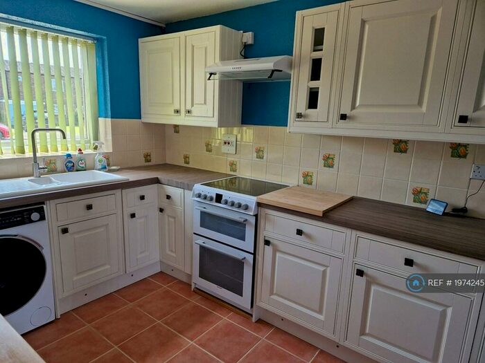 3 Bedroom Terraced House To Rent In Falkland Road, Basingstoke, RG24