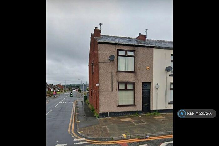 3 Bedroom End Of Terrace House To Rent In Walmersley Road, Bury, BL9