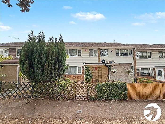 3 Bedroom Detached House For Sale In Exeter Walk, Rochester, Kent, ME1