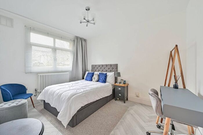 2 Bedroom Flat To Rent In Liberty Avenue, Colliers Wood, London, SW19