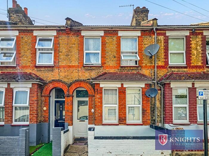 2 Bedroom House For Sale In Marsden Road, London, N9