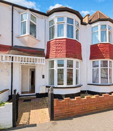 2 Bedroom Maisonette To Rent In Maybank Avenue, Wembley, HA0