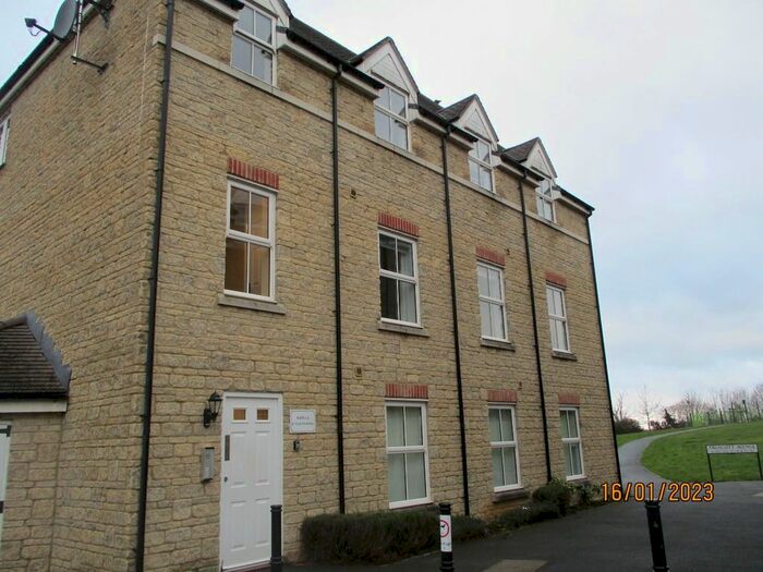 2 Bedroom Flat To Rent In Truscott Avenue, Swindon, SN25