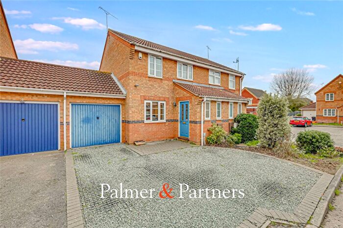 3 Bedroom Semi-Detached House For Sale In Stewart Place, Wickford, Essex, SS12