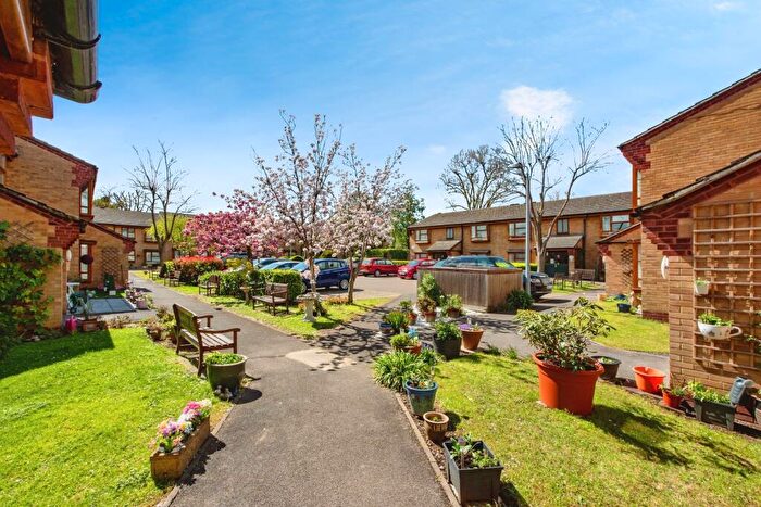 1 Bedroom Flat For Sale In Palmers Drive, Grays, RM17