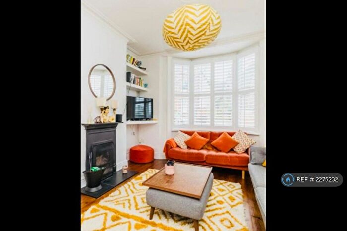 3 Bedroom Terraced House To Rent In Queens Park Road, Brignton, BN2