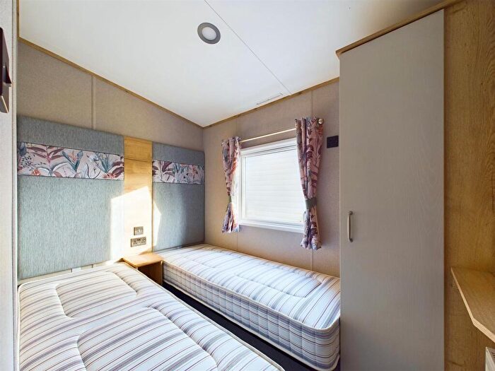 2 Bedroom Chalet For Sale In Woodthorpe Leisure Park, Woodthorpe, Alford, LN13