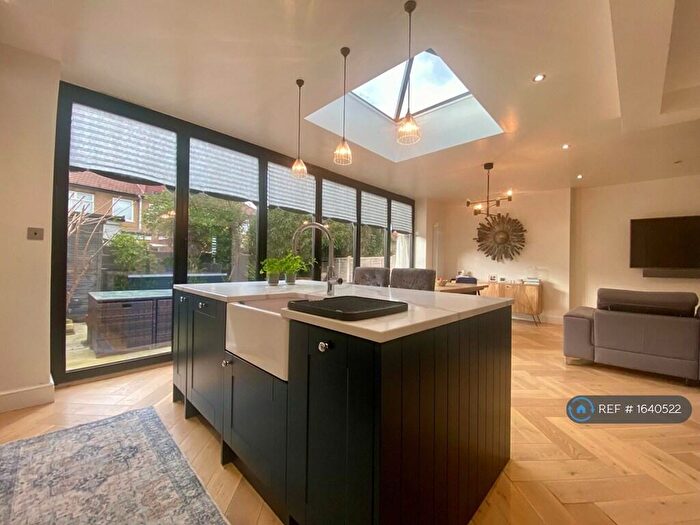 3 Bedroom Semi Detached House To Rent In Willow Road, Enfield, EN1