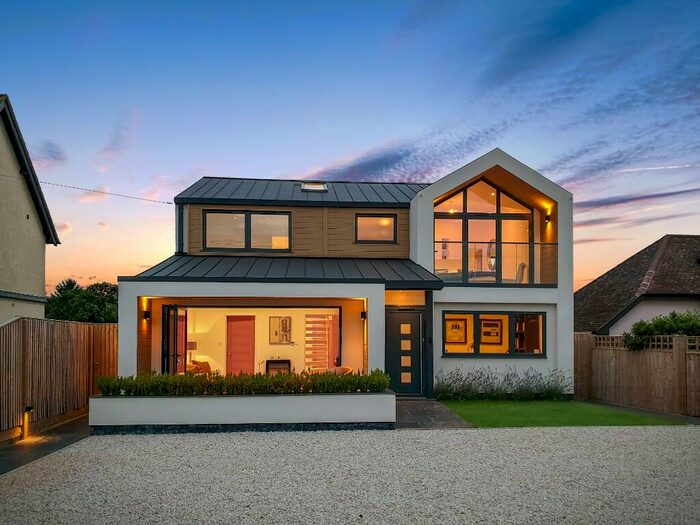 4 Bedroom Detached House For Sale In Kidmore End, Reading, RG4