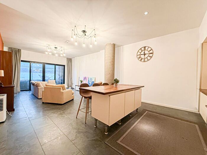 2 Bedroom Flat For Sale In Cheapside, Cable House, L2