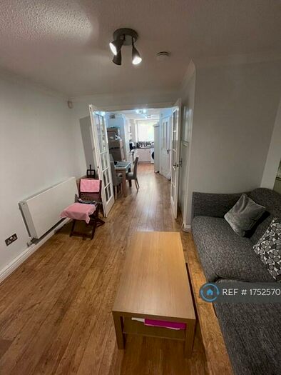 4 Bedroom Terraced House To Rent In Craigmount Brae, Edinburgh, EH12