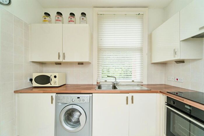 2 Bedroom Flat For Sale In Grassington Road, Eastbourne, BN20