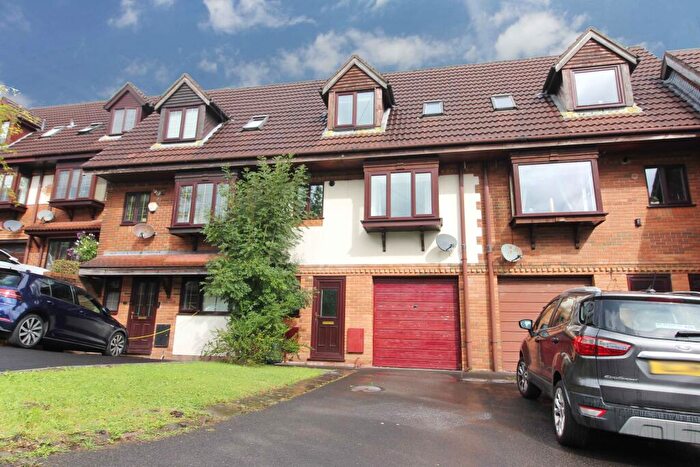 3 Bedroom Town House To Rent In Hafod Wen, Tonyrefail, CF39