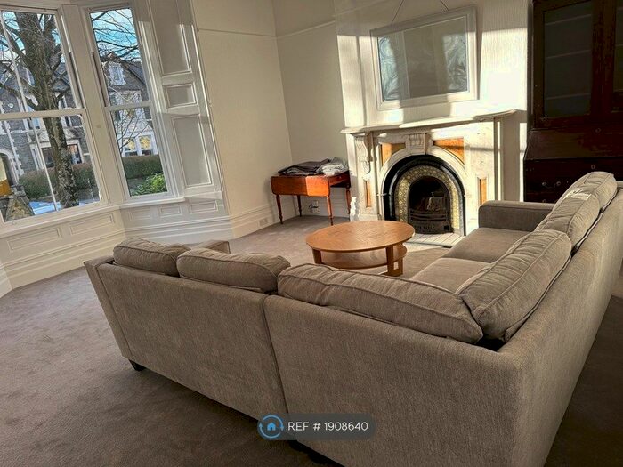 2 Bedroom Flat To Rent In Oakfield Street, Cardiff, CF24