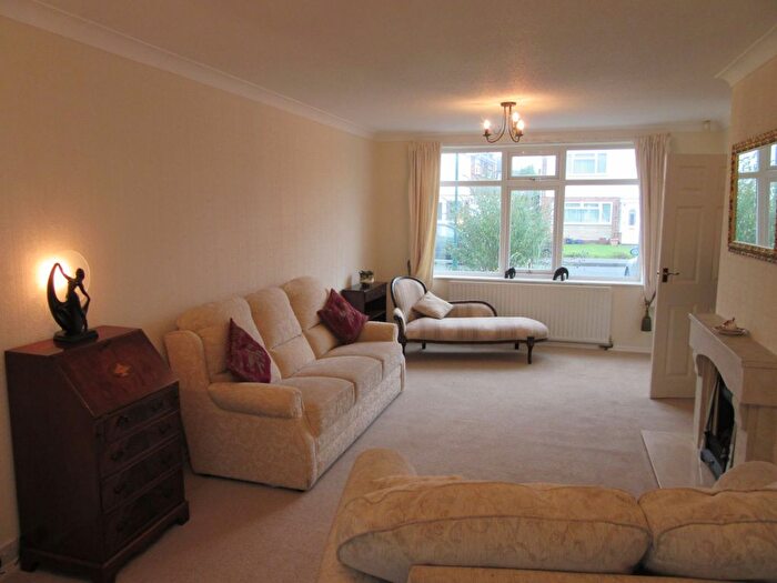 3 Bedroom Semi-Detached House To Rent In Ashchurch Drive, Wollaton, Nottingham, NG8