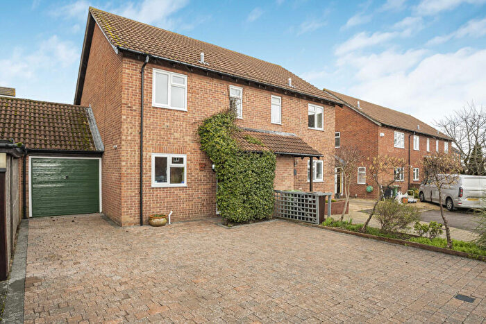 3 Bedroom Semi Detached House For Sale In Warmans Close, Wantage, OX12