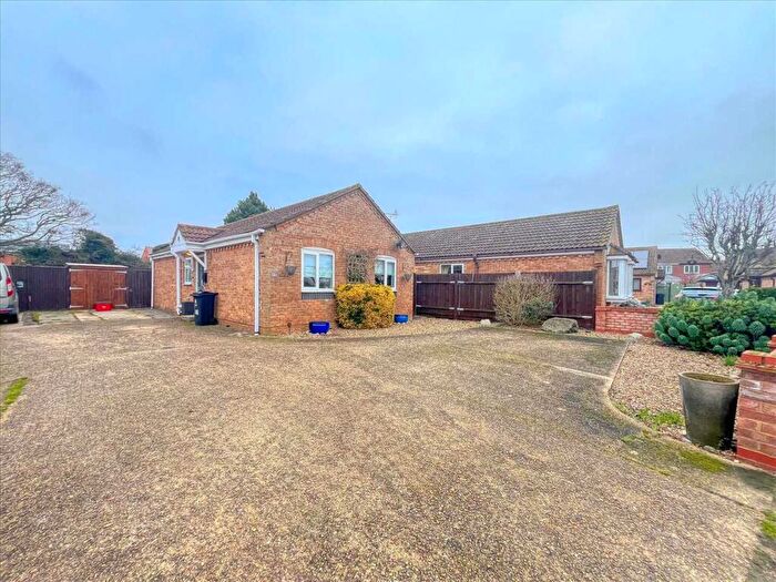 2 Bedroom Bungalow For Sale In Edenside, Frinton On Sea, CO13