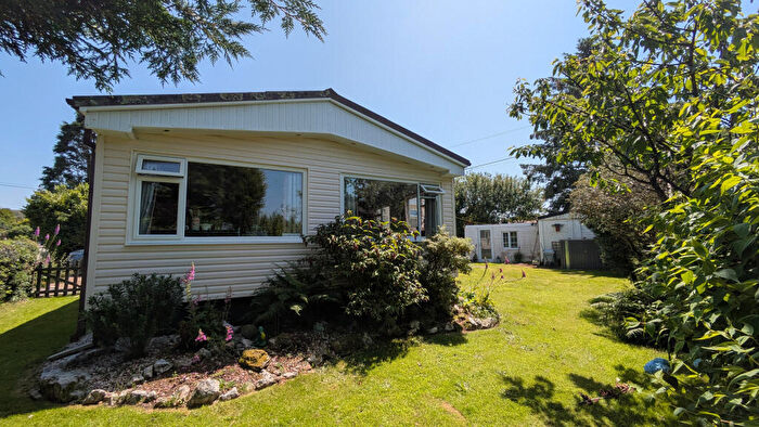 2 Bedroom Park Home For Sale In Kenilworth Way, Foxhole, St. Austell, Cornwall, PL26