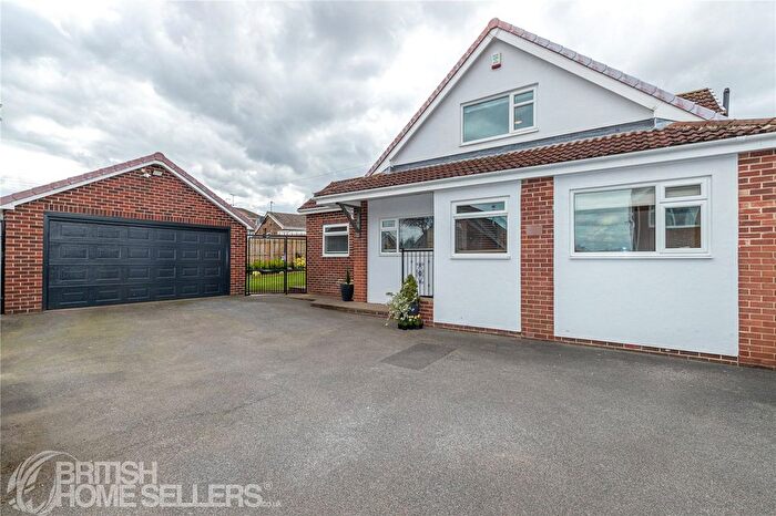 5 Bedroom Detached House For Sale In Lindale Lane, Kirkhamgate, Wakefield, West Yorkshire, WF2