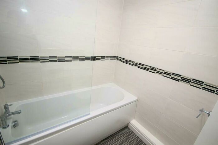 1 Bedroom Flat To Rent In Waterfront House, Montonmill Gardens, Eccles, M30