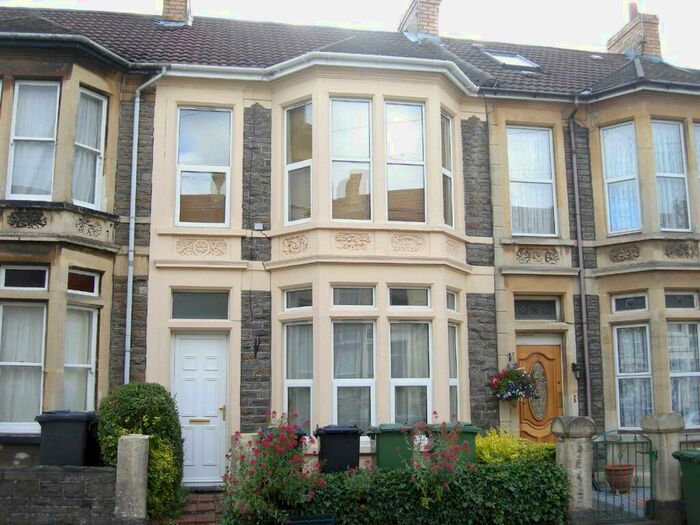 1 Bedroom Apartment To Rent In South Road, Kingswood, BS15