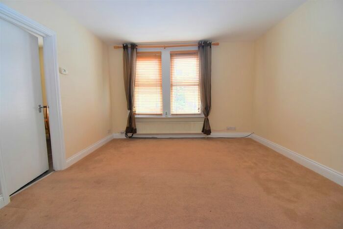 2 Bedroom Flat To Rent In Ringstead Road, London SE6