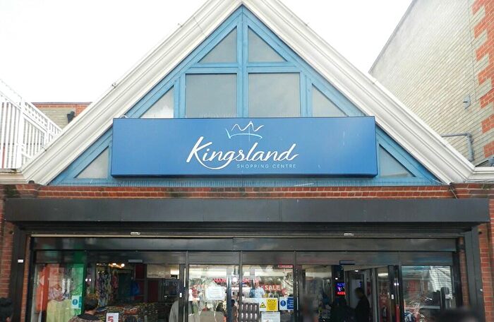 2 Bedroom Flat To Rent In Ridley Road, London, E8