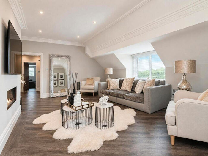 3 Bedroom Flat To Rent In Oxford Road, Southport, PR8