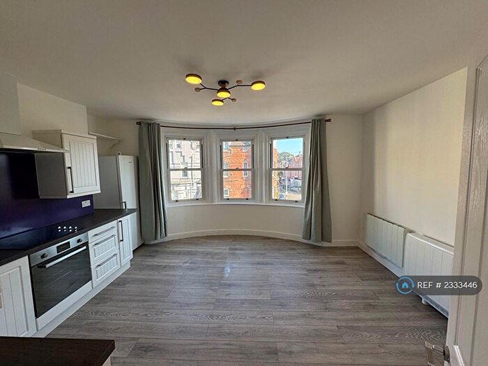 2 Bedroom Flat To Rent In St Swithuns Road, Bournemouth, BH1