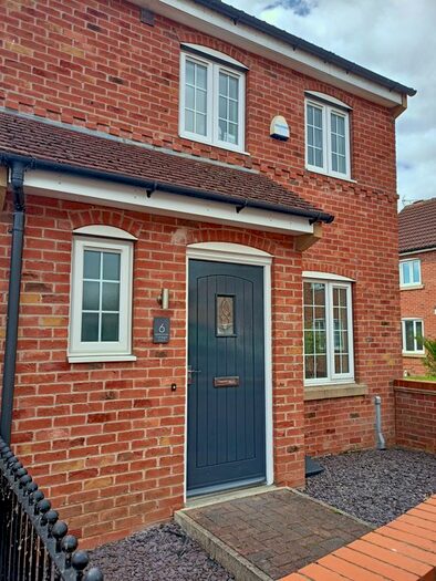 3 Bedroom Semi-Detached House To Rent In Trafalgar Court, Gainsborough, DN21