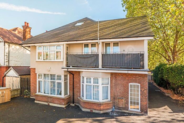 2 Bedroom Flat To Rent In London Road, Twickenham, TW1