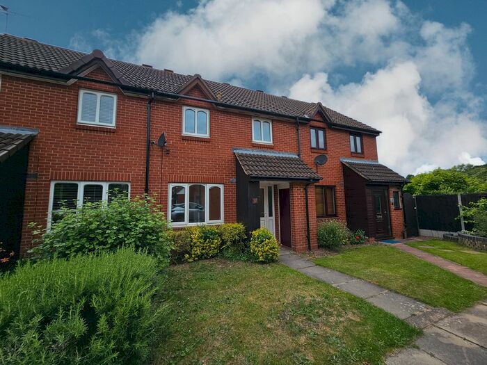 3 Bedroom Terraced House To Rent In Broomy Bank, Kenilworth, CV8