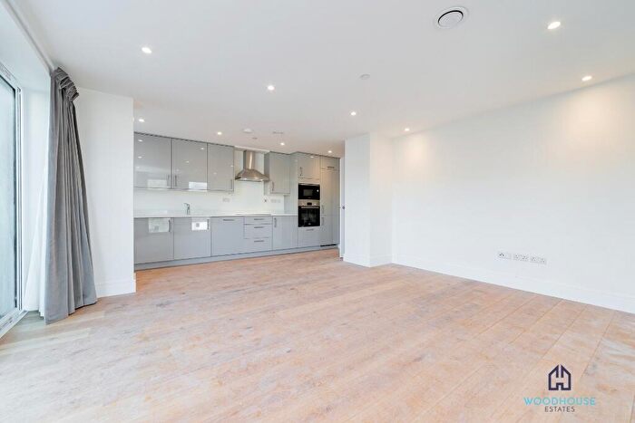 3 Bedroom Apartment To Rent In Langham Road, London, N15