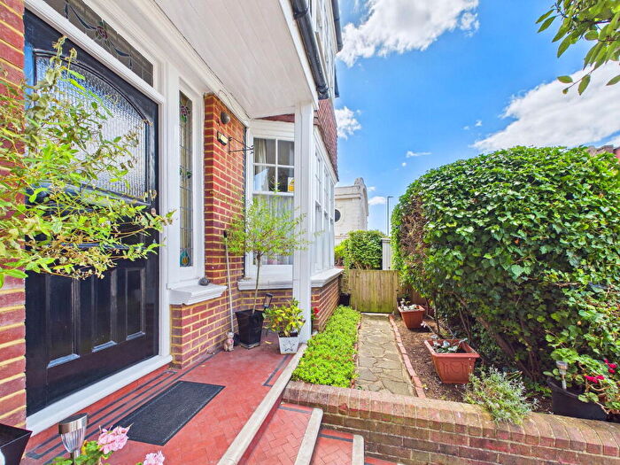 1 Bedroom Flat For Sale In Holland Road, Hove, BN3