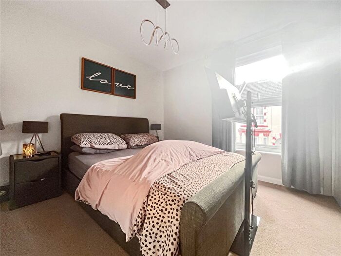 3 Bedroom Terraced House For Sale In Gordon Road, Gillingham, Kent, ME7