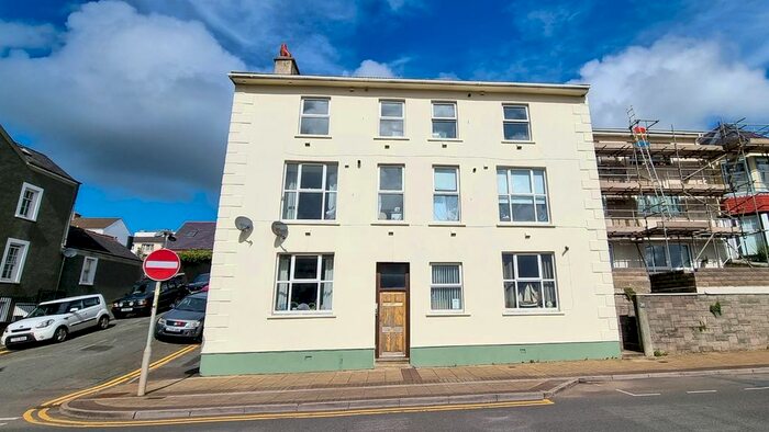 1 Bedroom Flat To Rent In Hamilton Terrace, Milford Haven, SA73