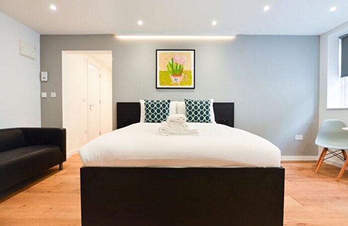 Studio To Rent In New Cavendish Street, London, W1W