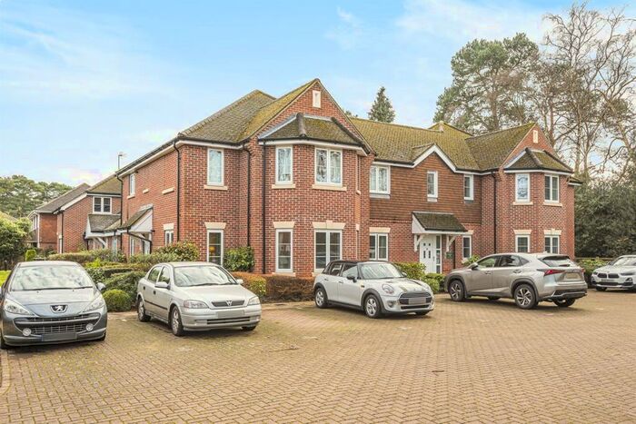 2 Bedroom Apartment To Rent In Sand Martins Court, Finchampstead, Wokingham, RG40