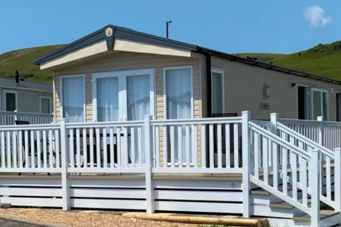 2 Bedroom Park Home For Sale In Bedford Bank, Wisbech, PE14